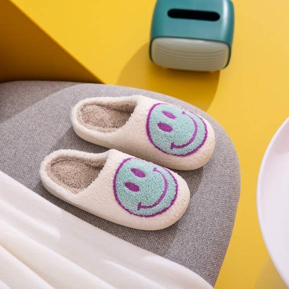 Melody Smiley Face Slippers SALE 20% OFF+Discounted Shipping - Picture 3 of 4